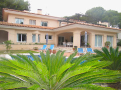 luxury villa in Salou