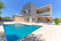 buy villa costa dorada close beach